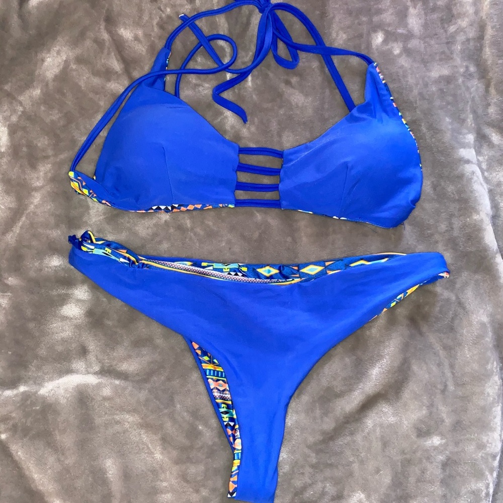 Blue cheeky reversible bikini